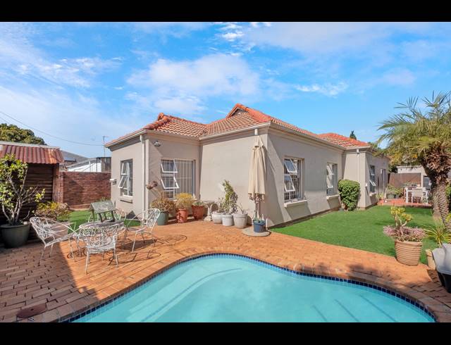 3 BEDROOM TOWNHOUSE FOR SALE IN LINDEN